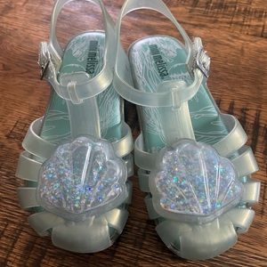 Girls Mini Melissa sea shell sandals size 12